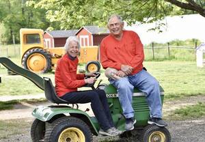 Carousel image 8c2fab2c81e9c6ed65fd 1 2 26 mount pam and gary courtesy terhune orchards