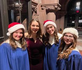 Carousel image a9c0968b08c267441833 12 16 24 phs singers with andrea ross