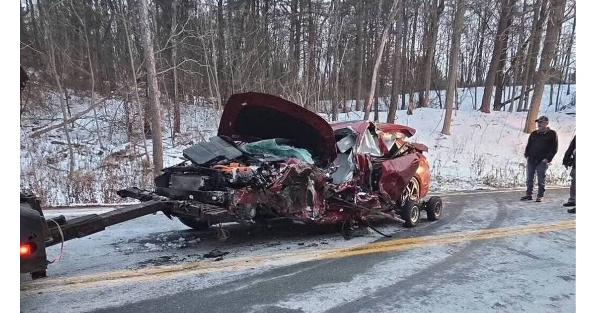 One transported to hospital in Route 143 crash | The Ravena News-Herald ...
