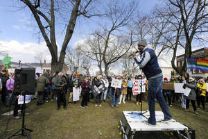 Carousel image aa78a40a05c43cd3030e 13 26news front page photo hudson no kings rally 03