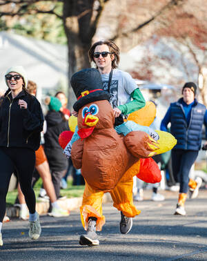 Carousel image a450190a171909be74ae 17th annual chatham turkey trot 22