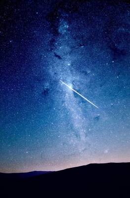 Carousel image 66b3feef5668532ed1bc 18 26comm milky way 