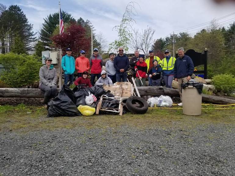 Hackensack Riverkeeper Posts Earth Week Record of 7800 Pounds of Trash