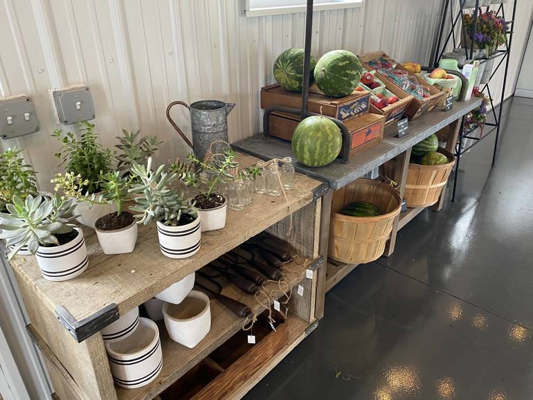 Oak Hill Farms A Grand Country Style Store and More, Opens in Holmdel