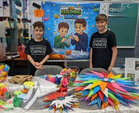 Carousel image cdb3952418db72c446b1 1 enzo monzo and evan gelman with their booth the folding brothers