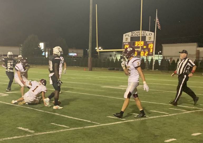 North Plainfield Football Canucks Fall To Summit 57 36 Tapinto