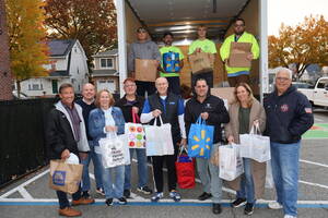 Carousel image 587768aa6a2cfdc76679 2025 wood ridge mayor and council food drive oct from ezio
