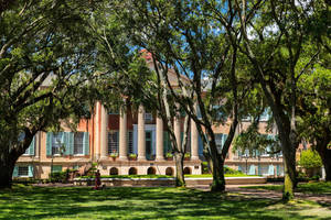 Carousel image 96f5214fc1230ddcbef9 2020.08.17.summer.campus.stock.cml.0070
