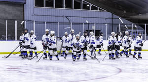 Carousel image d43e7a estfield igh chool girls ice hockey team