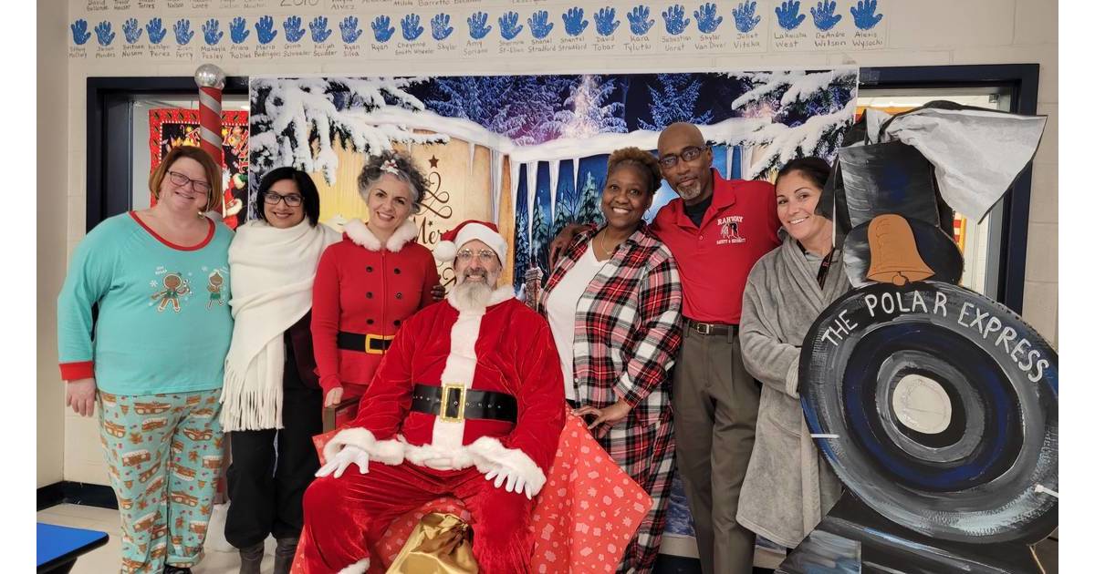 All Aboard the Polar Express at Roosevelt Elementary School! Rahway