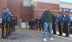 Carousel image d046ce ewton olice hief oseph nnibale