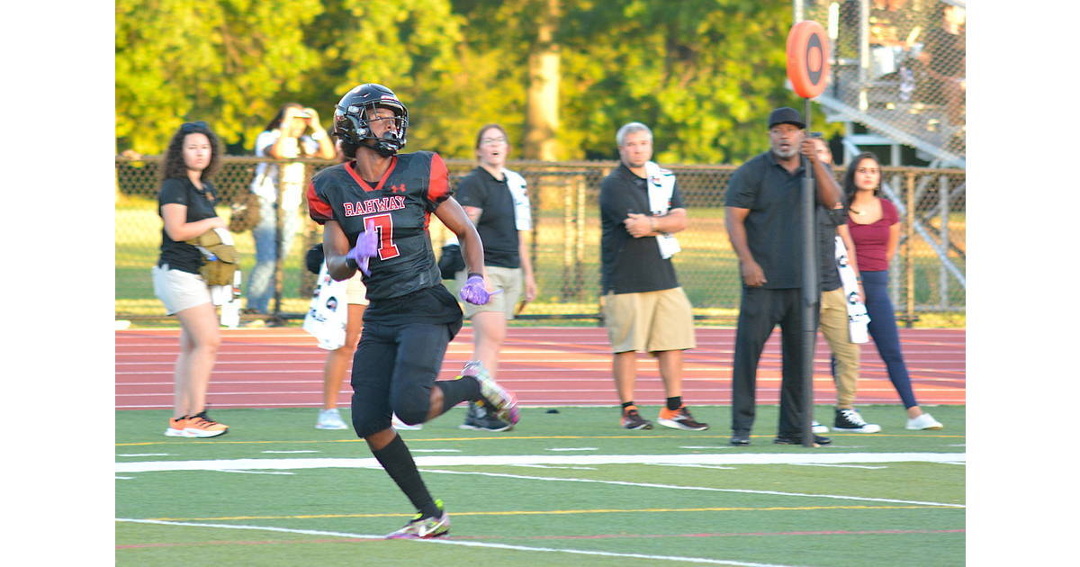 Rahway Football's Kyle Hall Named Big Central Player of the Week 2