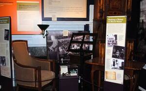 Carousel image 99dc16ee36431f8e36dc 3 14 26 einstein salon lg 768x514