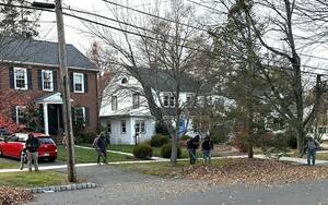 Carousel image ff832f9b07ab5740da57 3 12 26 leaves on jefferson road