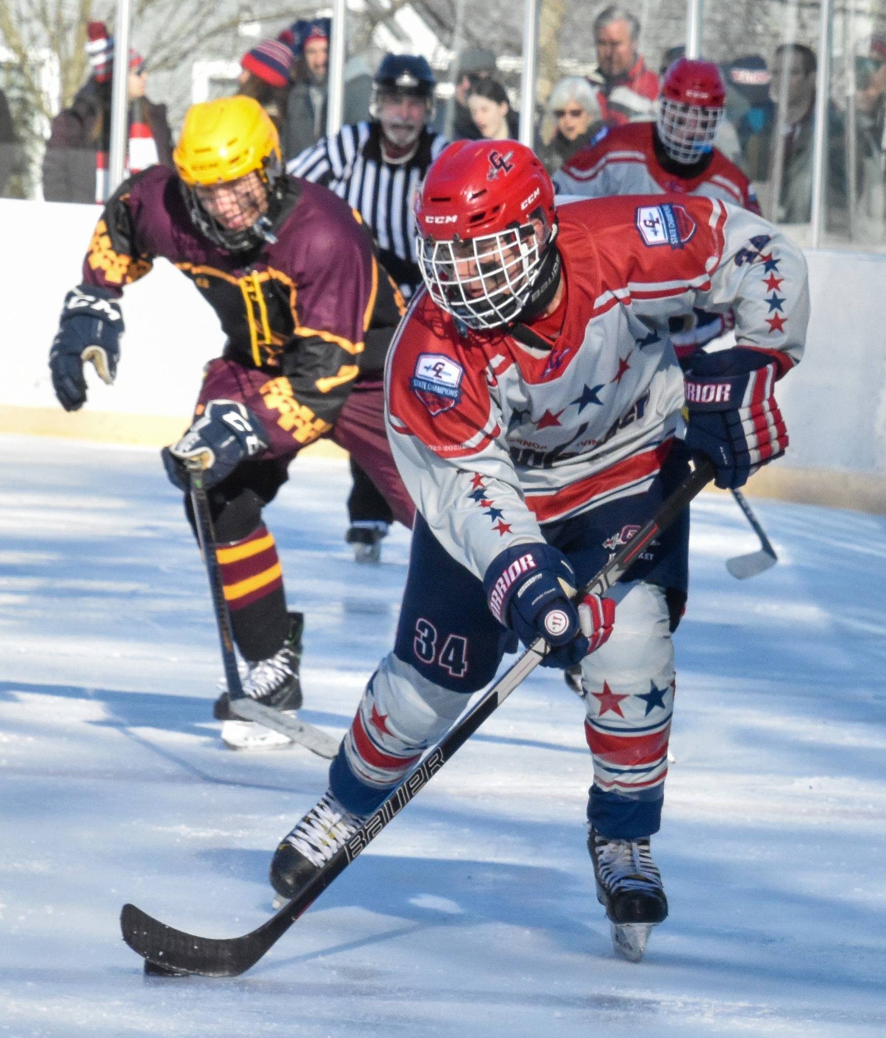 Ice Hockey Gov. Livingston ties Summit, 55, in the annual Outdoor