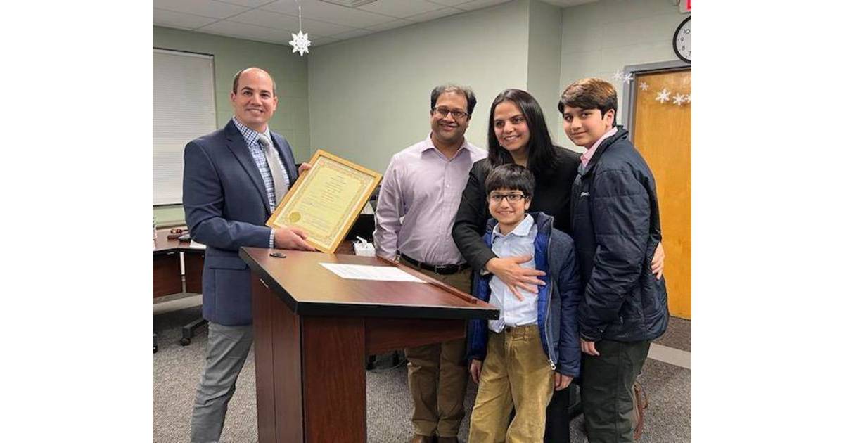 Livingston School Board Swears In Two Members, Elects 2023 President