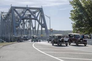 Carousel image f403605f6662640b9e85 39 25news facebookfront page rip vanwinkle bridge 1  9 24 25