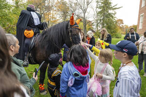 Carousel image ccd04fa192f8bc66f6b5 44 25news front page photo kinderhook halloween event 31