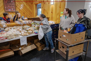 Carousel image 23ed5a2921c52518f776 48 25news front page photo roejan thanksgiving boxes 25