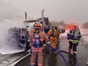 Carousel image dcdef0cf613306049fa8 50 25blot tractor trailer fire on berkshire spur