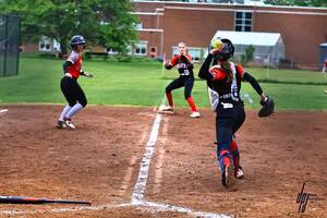 Carousel image 9246703181019d526833 5 30 hartford softball
