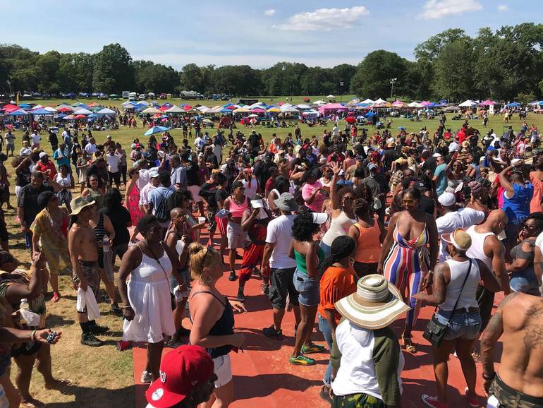 Thousands Come Out for the 6th Annual Roselle House Music Festival