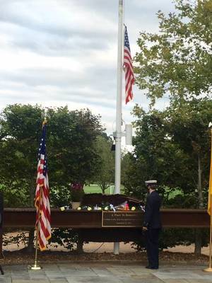 Carousel_image_538839a1c808a6c44d19_9_11_2020layingflwr