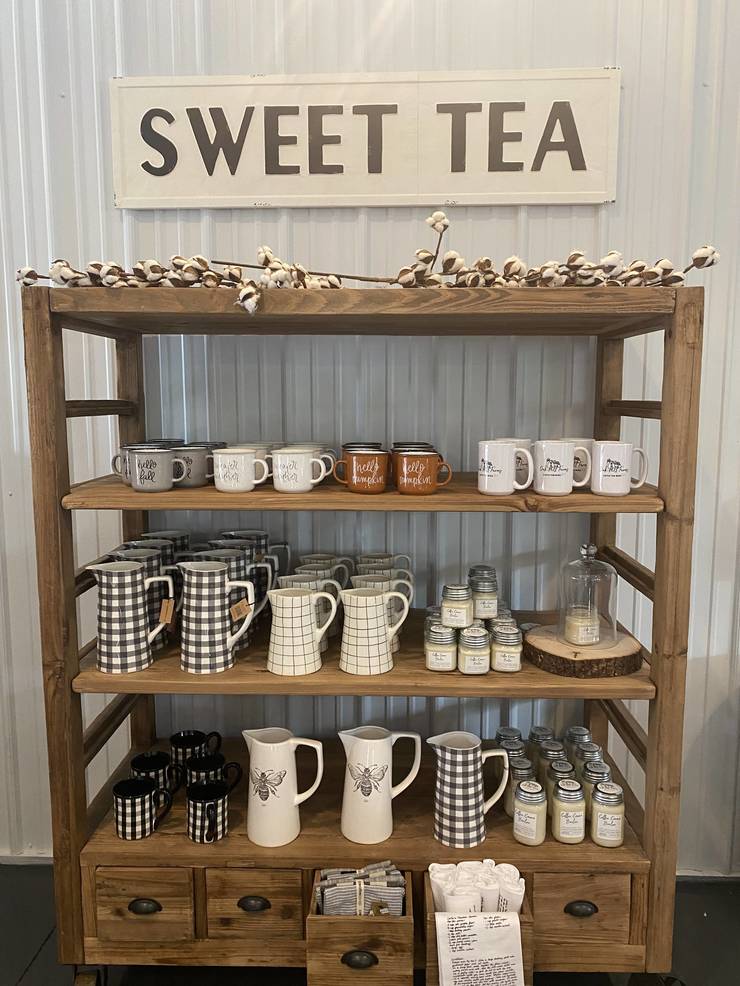 Oak Hill Farms A Grand Country Style Store and More, Opens in Holmdel