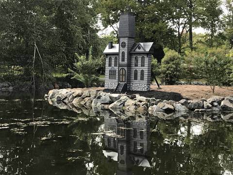 Top story 956c9ea7c02682fa1479 addamshousemindowaskin