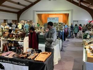 Carousel image 327064 riends of the oylestown ibrary artisan market