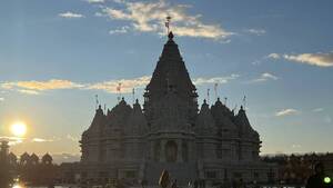 Carousel image 16d109be3254aec916a3 baps temple 3