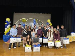Carousel image 3c950f3a0d6126ab73de banquet2track seniors