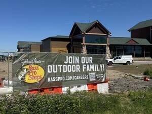 Carousel image bb90a5e3f0744d19ca96 bass pro hiring