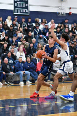 Carousel image ee7c06fbacd93d47839f bball20242