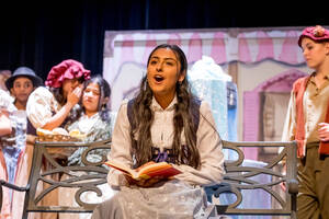 Carousel image 82b1c0cfede5b503222b beauty and the beast production photos 153