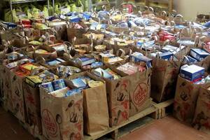 Carousel image clone 1696326 1b144f0fccb79aa1919b best crop e9021022b6b5257d7d7b nfsb nutley family service bureau food drive 011