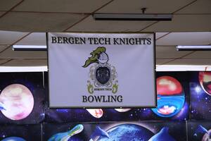 Carousel image clone 1700175 7bb3123fc5715e54db0d bergentechbowlingbanneratbowlercityhackensacknj