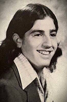 Carousel image a8bd3abd10d66a10281e blakesberg senior picture