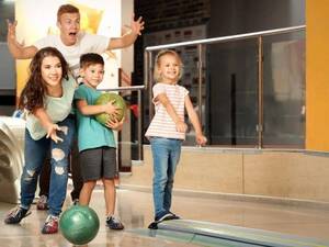 Carousel image 8f1337838a50c23368bb bowling canva stock image