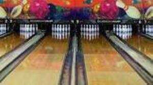 Carousel image a22391cc30526f2d6338 bowling 1