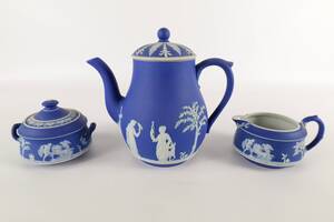 Carousel image a78b4b1fd073ac854c01 bodnarpixwedgewoodsetbluepotcreamersugar2025