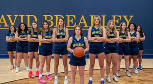 Carousel image 8c6edef4129d7319e9d6 brearley basketball girls