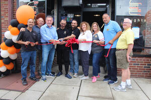 Carousel image 9a2d9fd7167da2590e04 burger heights ribbon cutting