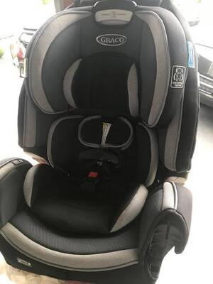 Carousel image 0c33522f91b368bbf966 car seat 