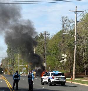 Carousel image 184dbdfa4616703733e3 car fire holmdel .jpg