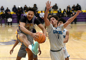 Carousel image 8585a9540e6e50d9e7dd cape01