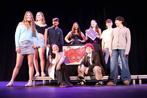 Carousel image 94d4bb57eeb744f07b2a cast