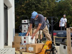 Carousel image 2da96373dc886ed9e9e8 cfc food pantry
