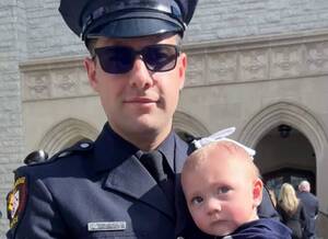 Carousel image 03144e hristopher andville