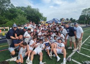 Carousel image 593b995b3dbd27afb3c9 chillin  with the state trophy
